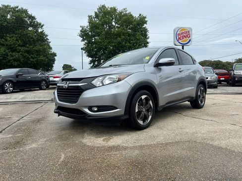Used 2018 Honda HR-V EX image 7