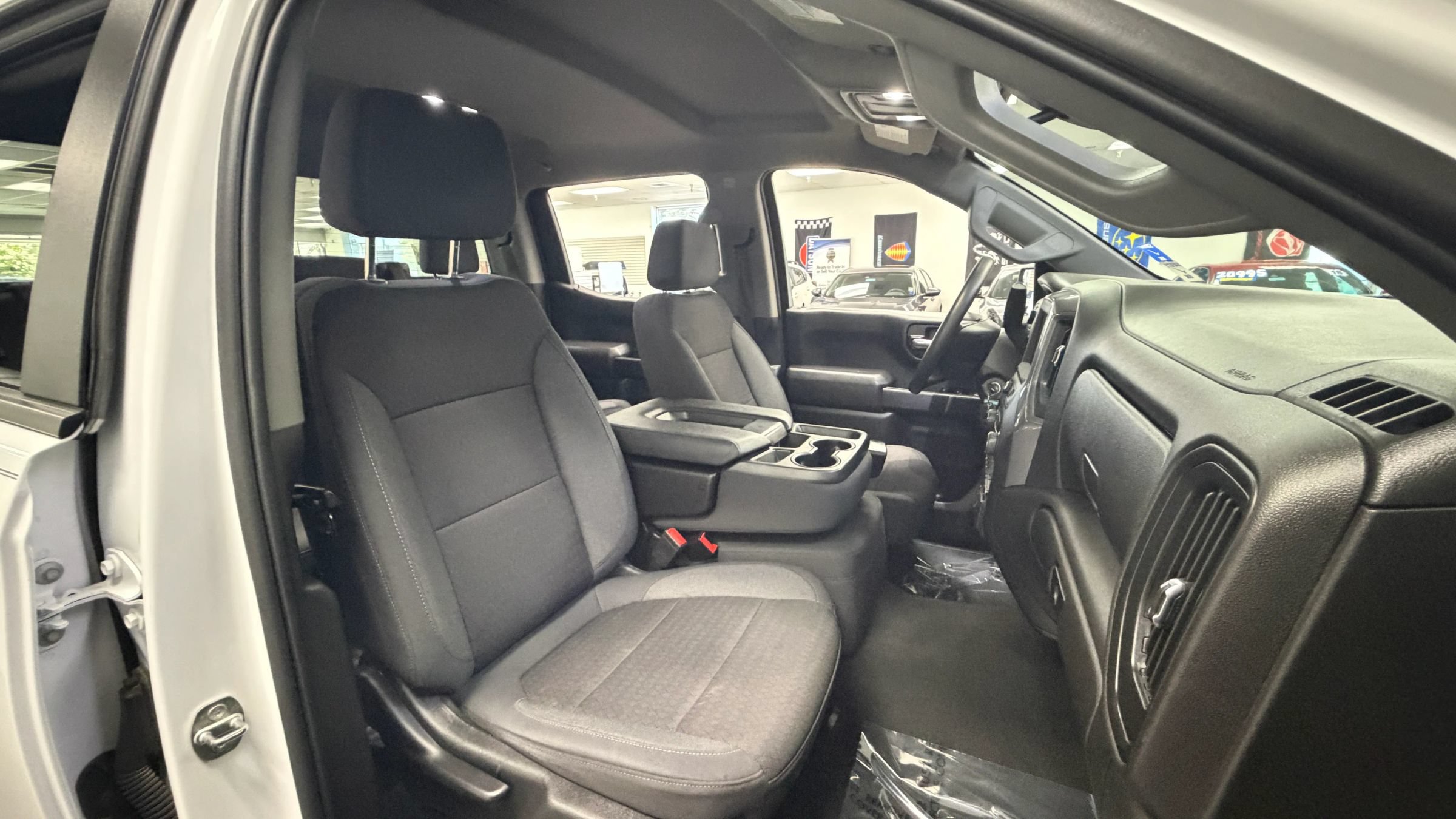 Used 2022 Chevrolet Silverado 1500 Custom AWD/4WD image 23