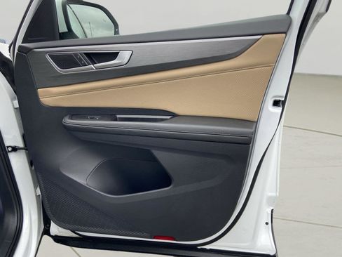 Used 2024 Volkswagen Atlas Cross Sport SE image 42