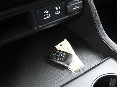Certified 2023 Honda Pilot Sport image 25