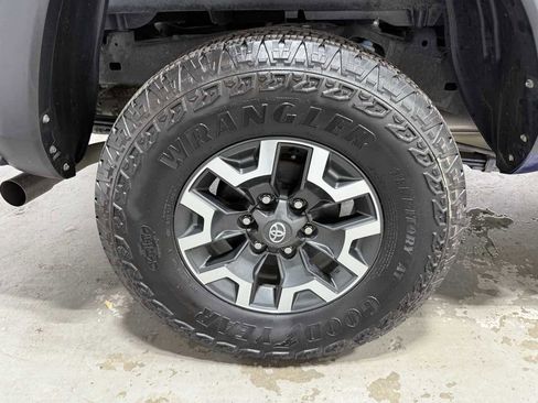 Used 2023 Toyota Tacoma TRD Off-Road image 7