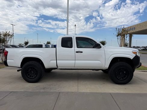 Used 2022 Toyota Tacoma SR RWD image 19