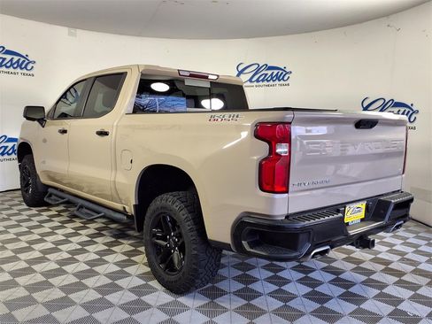 Used 2022 Chevrolet Silverado 1500 LT Trail Boss w/ LT Trail Boss Premium Package image 2