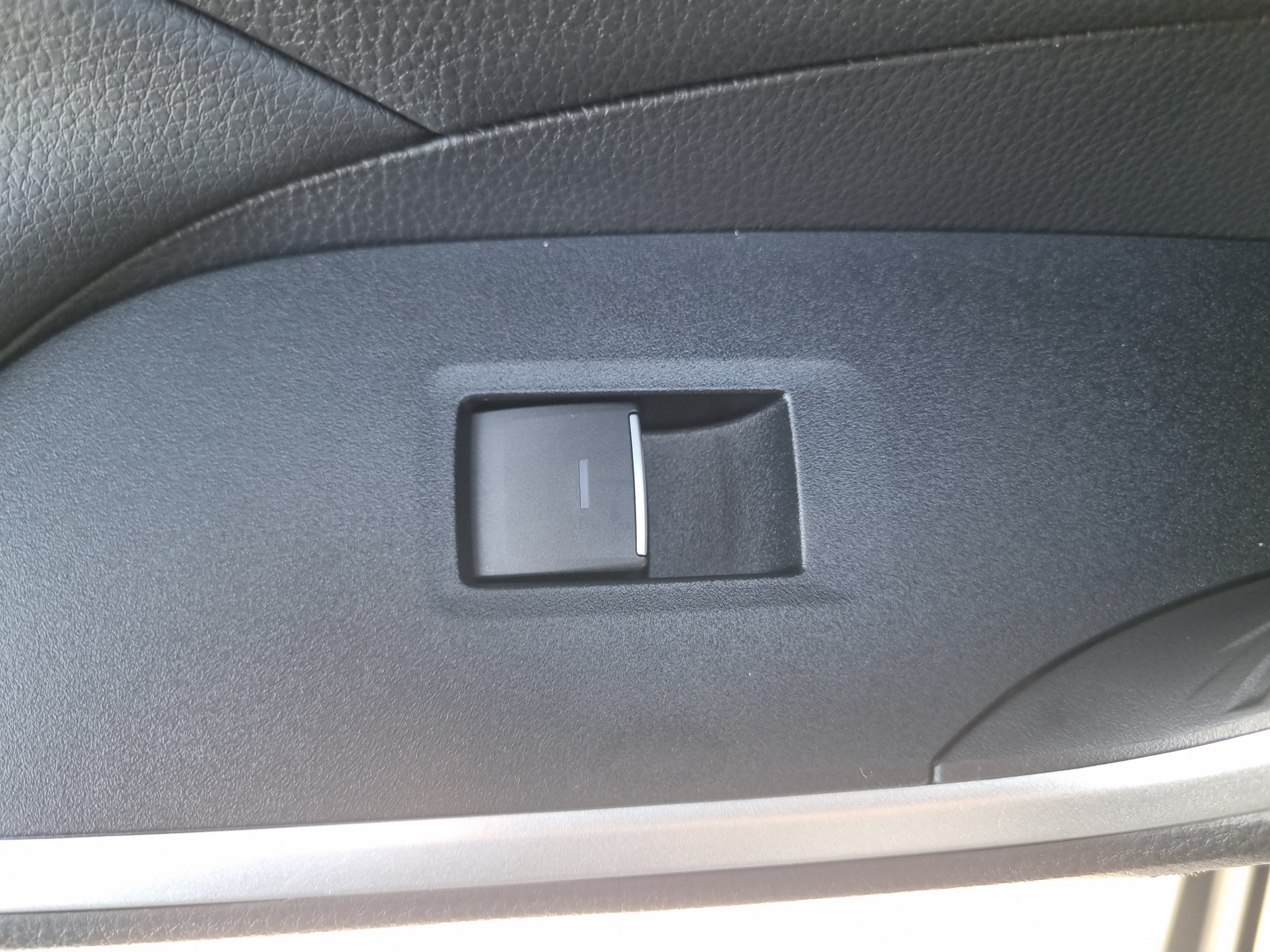 Used 2023 Toyota RAV4 XLE Premium FWD image 16