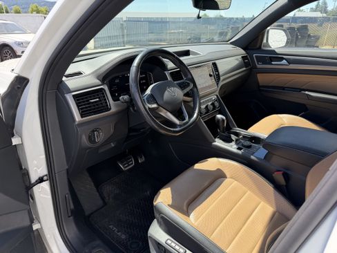 Used 2020 Volkswagen Atlas Cross Sport SEL Premium R-Line AWD/4WD image 9