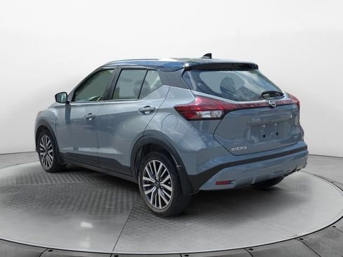 Used 2023 Nissan Kicks SV FWD image 3