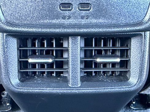 Used 2025 Chevrolet Equinox LT image 23