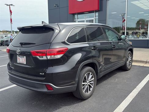 Used 2019 Toyota Highlander XLE image 7