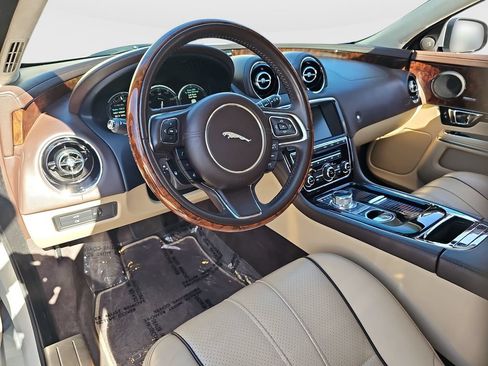 Used 2015 Jaguar XJ L Portfolio RWD image 9