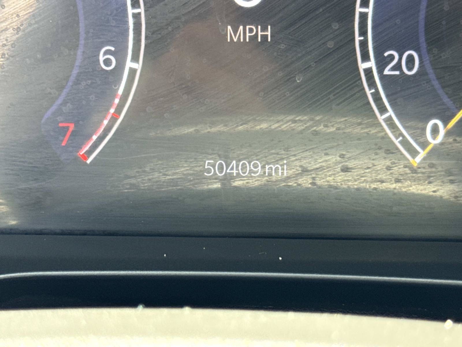Used 2024 Jeep Grand Cherokee Laredo RWD image 27