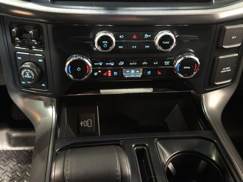 Used 2025 Ford F150 Lariat image 31