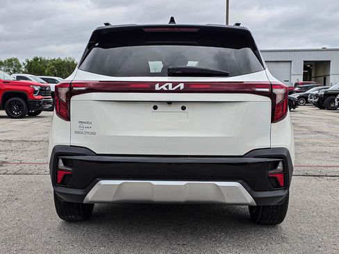 Used 2024 Kia Seltos S image 5