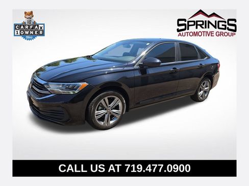 Used 2024 Volkswagen Jetta SE FWD image 1