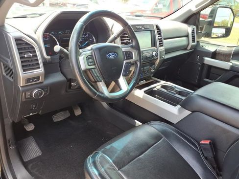 Used 2018 Ford F250 Lariat w/ Lariat Value Package AWD/4WD image 11