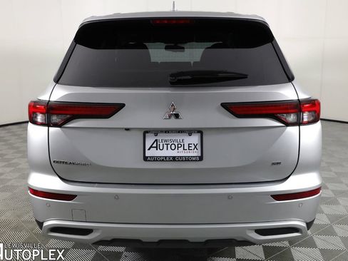 Used 2024 Mitsubishi Outlander SE FWD image 6