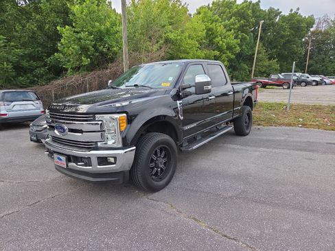 Used 2017 Ford F250 Lariat w/ Chrome Package AWD/4WD image 3
