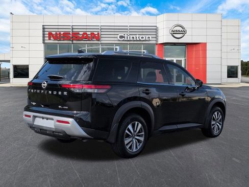 Certified 2025 Nissan Pathfinder SL AWD/4WD image 3