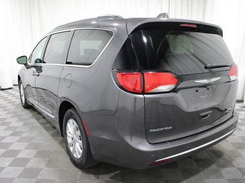 Used 2017 Chrysler Pacifica Touring-L image 30