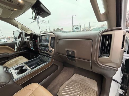 Used 2018 GMC Sierra 3500 Denali image 23