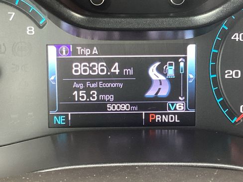 Used 2018 Chevrolet Colorado Z71 AWD/4WD image 3