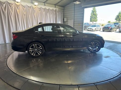 Used 2018 BMW 330i Sedan w/ Convenience Package RWD image 3
