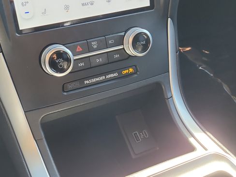 Used 2024 Ford Edge SEL image 27