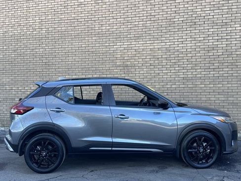 Used 2023 Nissan Kicks SR w/ SR Premium Package image 12