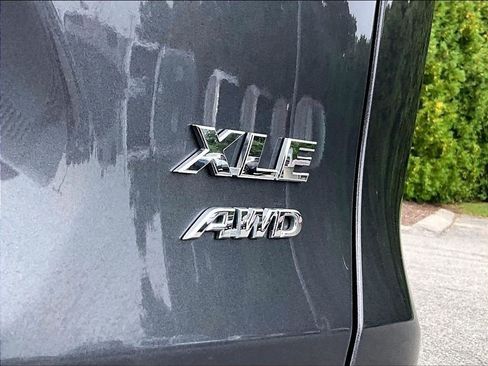 Used 2025 Toyota RAV4 XLE AWD/4WD image 29