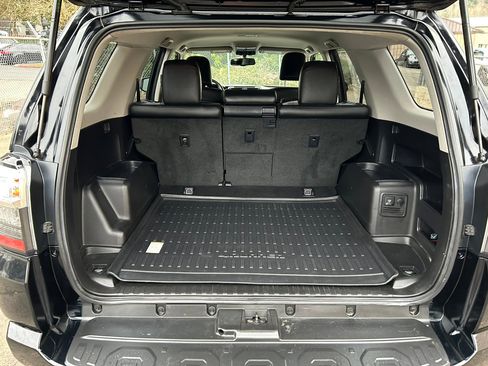 Used 2018 Toyota 4Runner TRD Off-Road Premium image 15