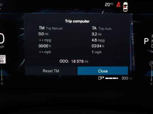 Certified 2025 Volvo XC40 B5 Plus image 24