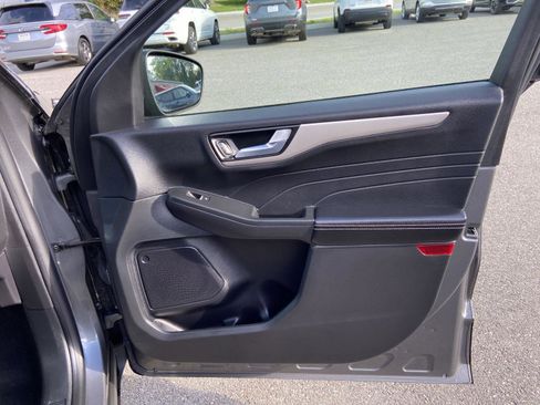 Used 2022 Ford Escape SEL w/ Technology Package image 11