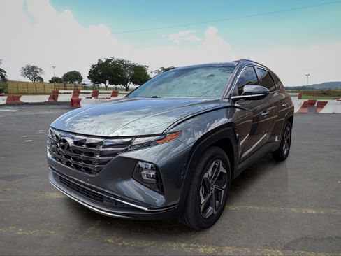 Used 2024 Hyundai Tucson Limited AWD/4WD image 4