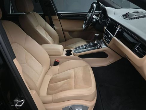 Used 2020 Porsche Macan AWD/4WD image 36