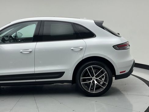 Used 2025 Porsche Macan image 50