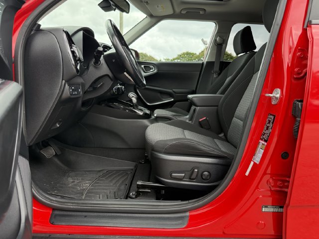 Used 2021 Kia Soul EX FWD image 4
