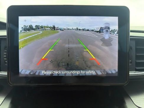 Used 2020 Ford Explorer XLT w/ Equipment Group 202A AWD/4WD image 33
