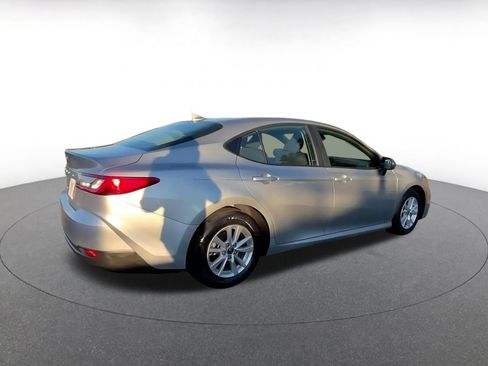 Used 2025 Toyota Camry LE image 15