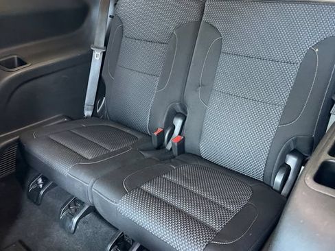 Used 2023 GMC Acadia SLE w/ Driver Convenience Package FWD image 19