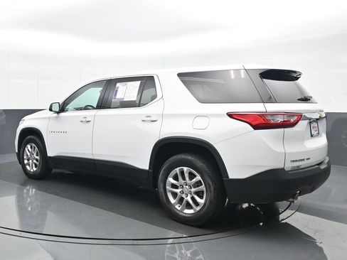 Used 2021 Chevrolet Traverse LS image 4