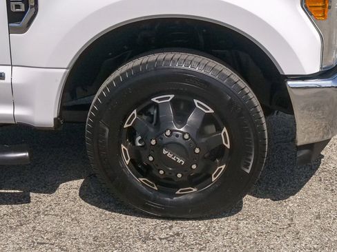 Used 2017 Ford F350 XL w/ Power Equipment Group RWD image 5