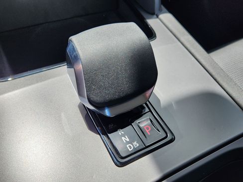 Certified 2024 Land Rover Discovery Sport S image 22