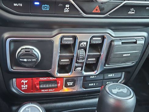 Used 2023 Jeep Wrangler Rubicon w/ Cold Weather Group image 30