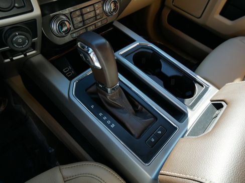 Used 2019 Ford F150 Lariat w/ Equipment Group 502A Luxury AWD/4WD image 22
