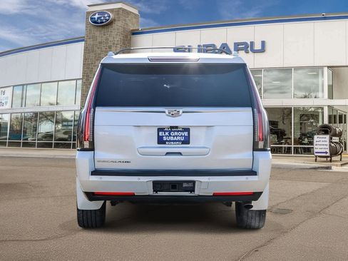 Used 2017 Cadillac Escalade ESV Premium Luxury image 7