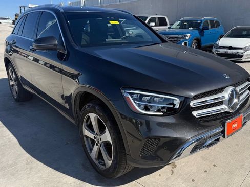Used 2022 Mercedes-Benz GLC 300 4MATIC image 3