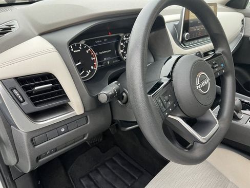 Certified 2023 Nissan Rogue SV image 14