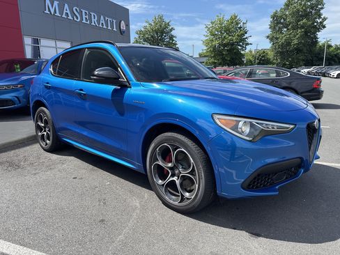 Certified 2023 Alfa Romeo Stelvio Veloce AWD/4WD image 11