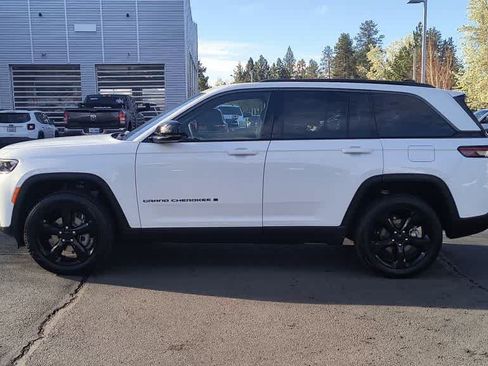 New 2026 Jeep Grand Cherokee Limited w/ Limited Altitude Package AWD/4WD image 5