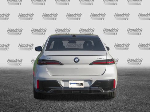 Used 2023 BMW i7 xDrive60 AWD/4WD image 8