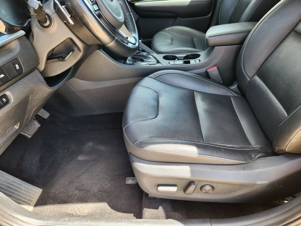 Used 2020 Kia Niro EX Premium FWD image 14